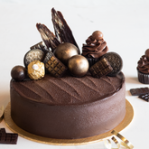 Mouth Watering Fudge Cake - 2.5 Lbs